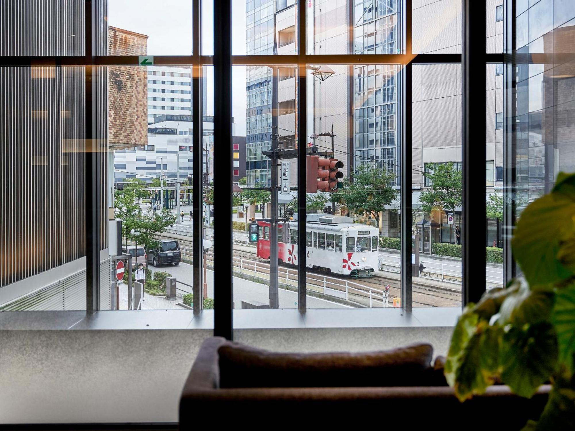 Daiwa Roynet Hotel Toyama-Ekimae Exterior photo
